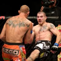 Thể thao - UFC: Hạ knock-out đối thủ bằng đòn phang ống