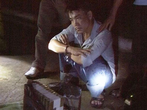 Bắt vụ vận chuyển 40 bánh heroin vào Nam tiêu thụ - 1