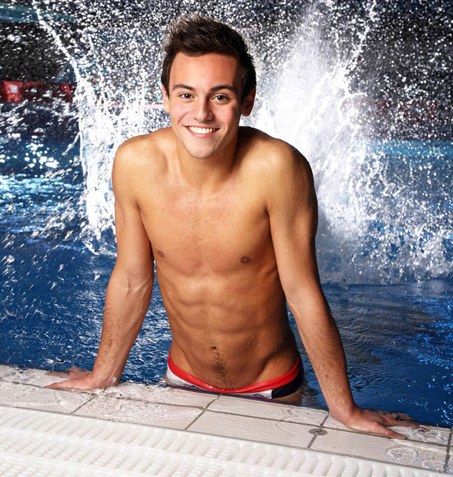 Tom Daley thừa nhận với báo giới mình là người đồng tính. Hiện tại, anh đang hẹn hò với nhà biên kịch phim người Mỹ Dustin Lance Black.
