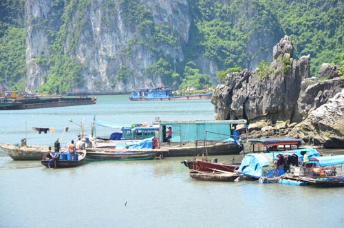 Quảng Ninh: Đưa dân lên hang động tránh bão Thần Sấm - 4