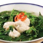 Ẩm thực - Ngọt thơm, bổ mát canh rau dền chả cá