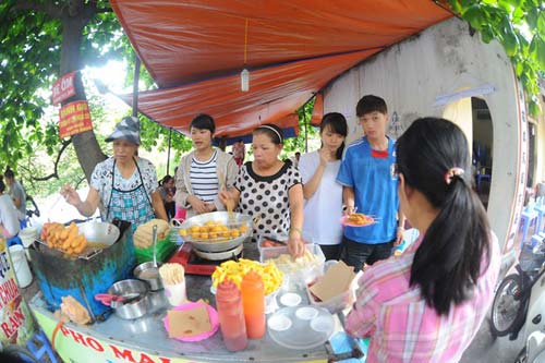 Bán sữa chiên, tào phớ thu 20 triệu mỗi ngày - 10