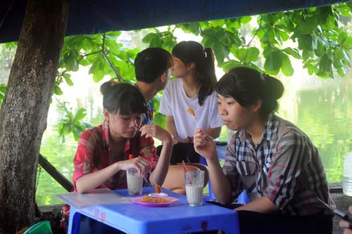 Bán sữa chiên, tào phớ thu 20 triệu mỗi ngày - 11