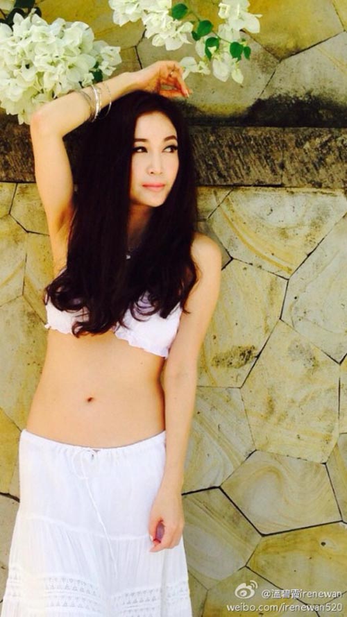 Ôn Bích Hà gần 50 tuổi vẫn nóng bỏng - 6