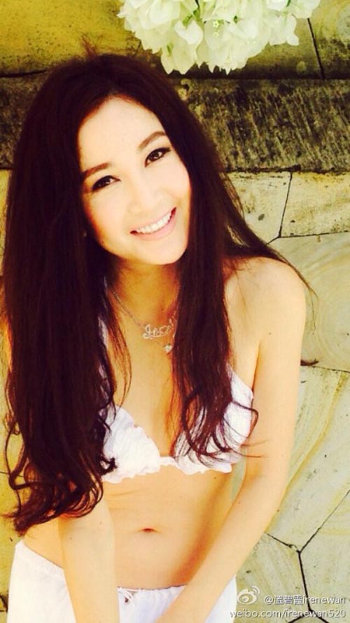 Ôn Bích Hà gần 50 tuổi vẫn nóng bỏng - 9