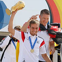 Bóng đá - Philipp Lahm chia tay ĐTQG: Đức khủng hoảng hậu vệ cánh