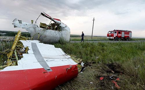 MH17: Thi thể các nạn nhân "rơi như mưa” xuống mái nhà - 3