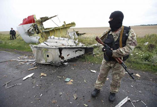 Ukraine cáo buộc phiến quân hủy chứng cứ nơi MH17 rơi - 1