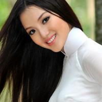 Tư vấn làm đẹp - 4 biện pháp tối ưu cho mái tóc bị chẻ ngọn