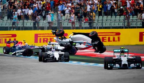 F1: Thần kì, lật xe kinh hoàng Massa không hề hấn - 4