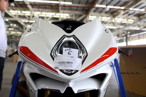 Siêu mô tô MV Agusta F4 RR 2014 mới về Sài Gòn - 7