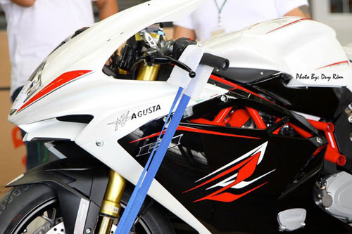 Siêu mô tô MV Agusta F4 RR 2014 mới về Sài Gòn - 8