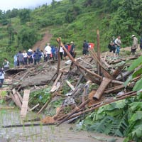 Tin tức trong ngày - Hà Giang: 7 người chết vì sạt lở đất