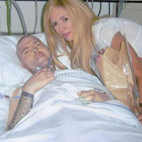 Phi thường - kỳ quặc - Cưới vợ trong bệnh viện 4 giờ trước khi chết