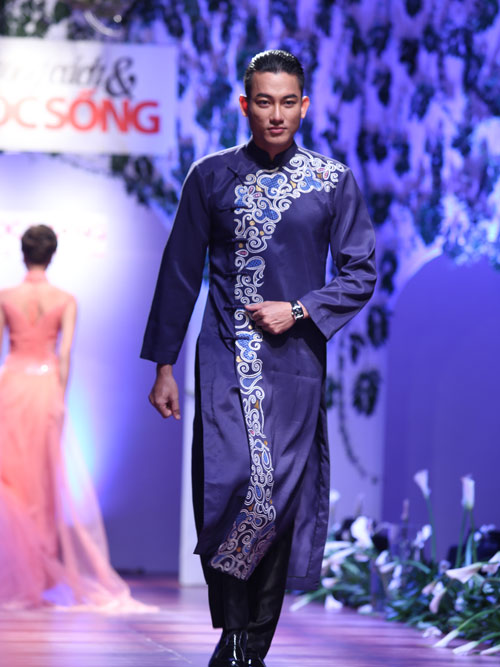 Trúc Diễm hóa cô dâu xinh đẹp trên sàn catwalk - 13