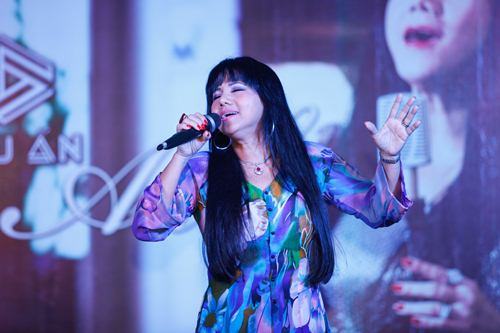 "Nữ hoàng nhạc rock" Ngọc Ánh khoe con gái đáng yêu - 5