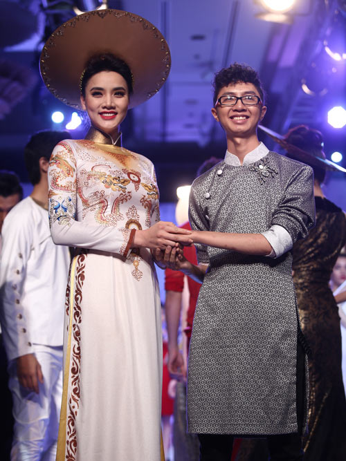 Trang Nhung quyến rũ trở lại sàn catwalk - 14