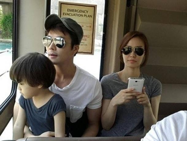 Son Ye Jin dùng kim băng kim cương che ngực - 5