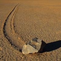 Phi thường - kỳ quặc - Bí ẩn những hòn đá biết đi ở Thung lũng chết