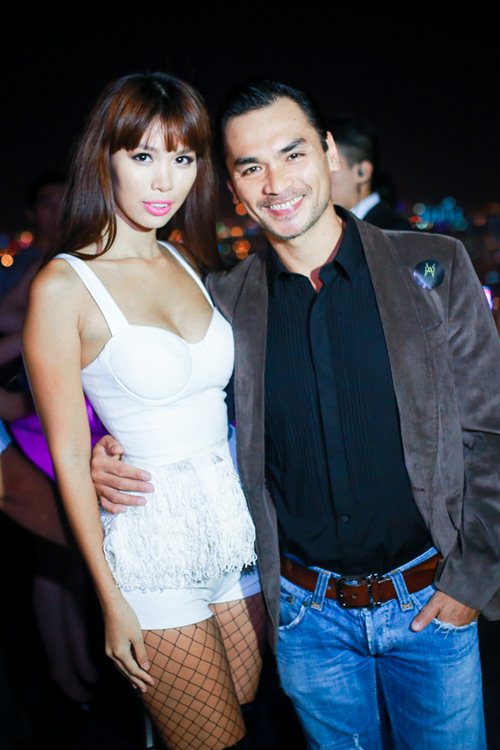 Hà Anh mặc táo bạo giới thiệu MV mới - 5