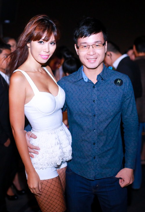 Hà Anh mặc táo bạo giới thiệu MV mới - 6