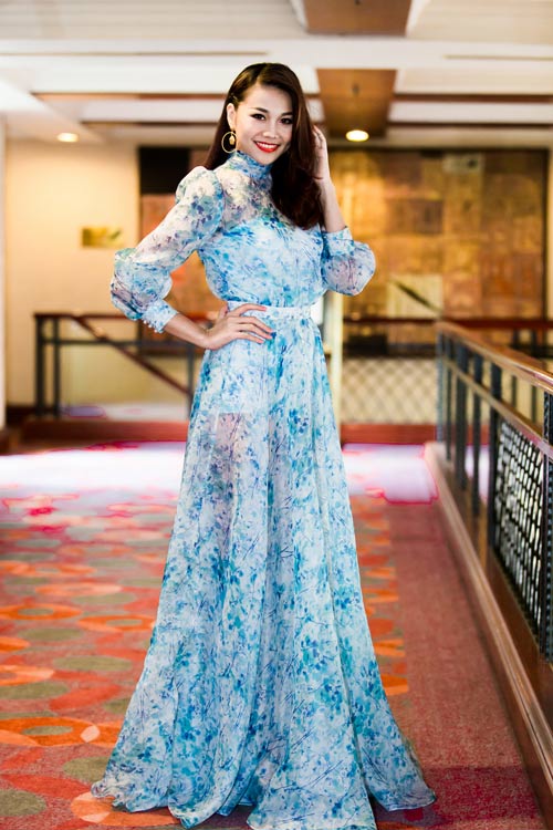 Thanh Hằng đón sinh nhật muộn ở Hà Nội - 7