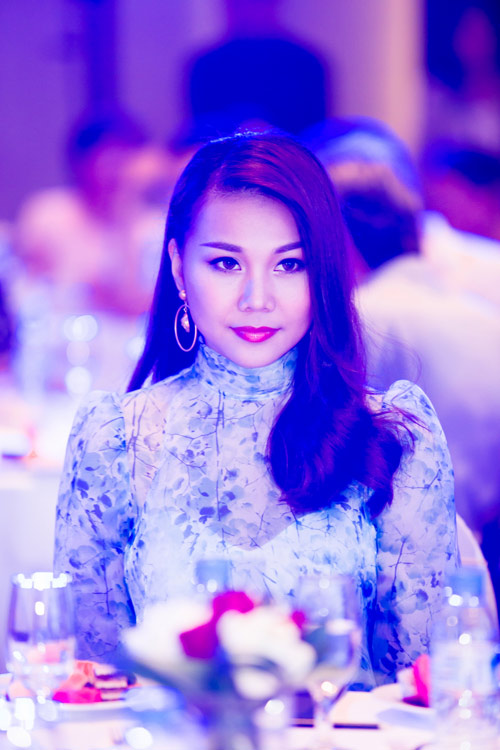 Thanh Hằng đón sinh nhật muộn ở Hà Nội - 6