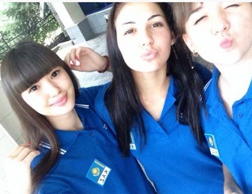 "Hoa hậu bóng chuyền" gặp rắc rối vì quá xinh đẹp - 13