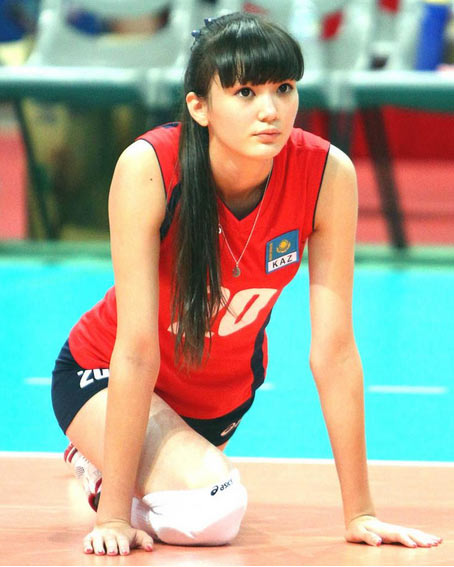 "Hoa hậu bóng chuyền" gặp rắc rối vì quá xinh đẹp - 7