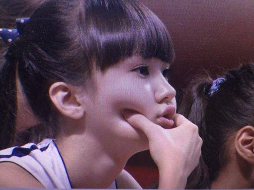 "Hoa hậu bóng chuyền" gặp rắc rối vì quá xinh đẹp - 13