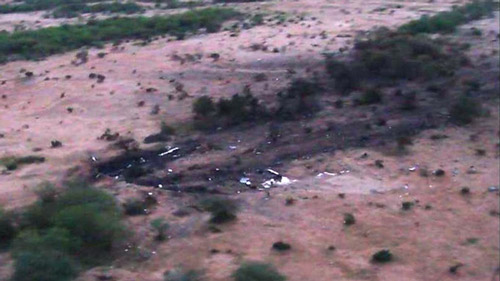 Hình ảnh đầu tiên về hiện trường máy bay Algeria rơi - 1