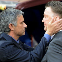 Bóng đá - Mourinho bắn "viên đạn bọc đường" về phía Van Gaal