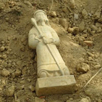 Tin tức trong ngày - Phát hiện tượng cổ bằng đá còn nguyên vẹn ở Hà Tĩnh