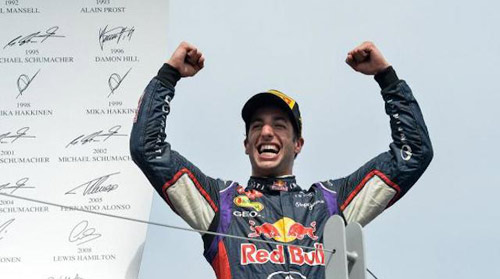 Hungarian GP: Ricciardo lại cản đường Mercedes - 1