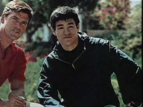 Phong cách thời trang sành điệu của Lý Tiểu Long - 17