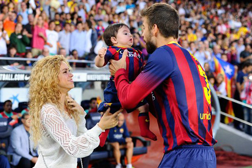 Shakira mang thai con thứ 2 với Gerard Pique - 1