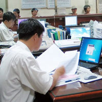 Tin tức trong ngày - Công chức không được làm việc cho cơ quan nước ngoài ở VN