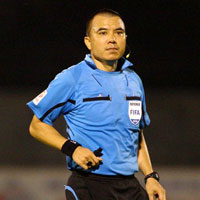 Bóng đá - Trọng tài Phùng Đình Dũng sốc nặng sau khi "gặp nạn"