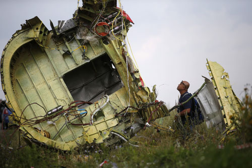 Dữ liệu hộp đen: Trúng tên lửa, MH17 nổ tung như bom - 1