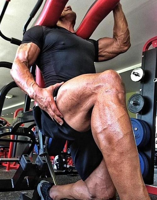 Cư dân mạng toàn cầu "mê mệt" cơ bắp của Héc-quyn - 3