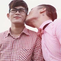 Ca nhạc - MTV - Chàng trai "gây sốt" X-Factor diễn cảnh đồng tính