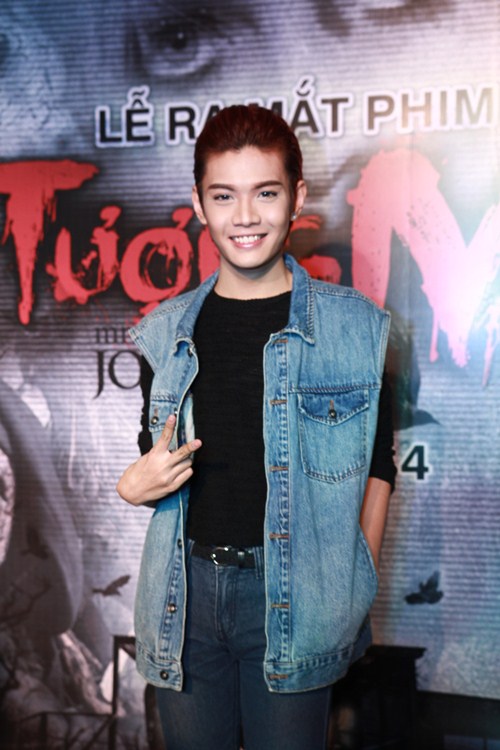 Trà Hằng, Vân Phi táo bạo chạm môi - 11