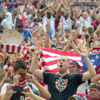 Bóng đá - Xem người Mỹ mê bóng đá theo…"kiểu Mỹ"