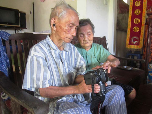 Gặp đôi vợ chồng cao tuổi nhất Việt Nam - 5