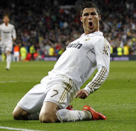 Ronaldo là nguồn cơn mâu thuẫn nội bộ ở Real - 1