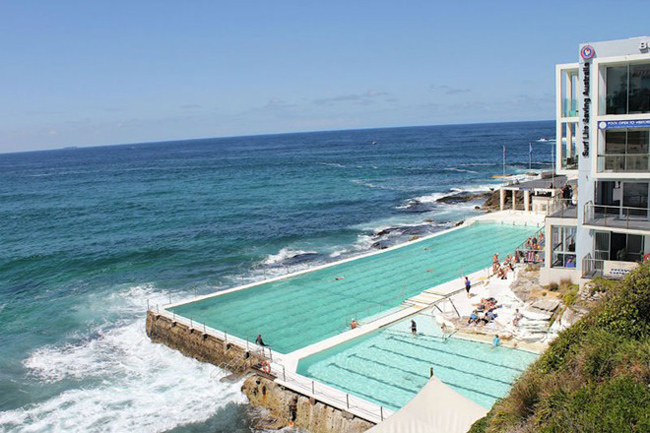 12. Bondi Icebergs ở Australia là một trung tâm bơi lội công cộng nổi tiếng với những hoạt động bơi lội vào mùa đông.
