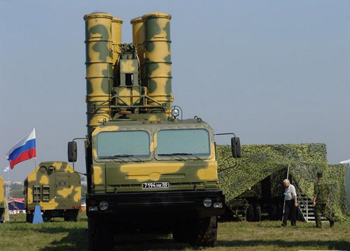 Nga ồ ạt kéo tên lửa S-300 tới sát biên giới Ukraine - 1