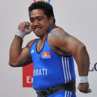 Thể thao - Người hùng Kiribati mừng HCV cùng vũ điệu sôi động