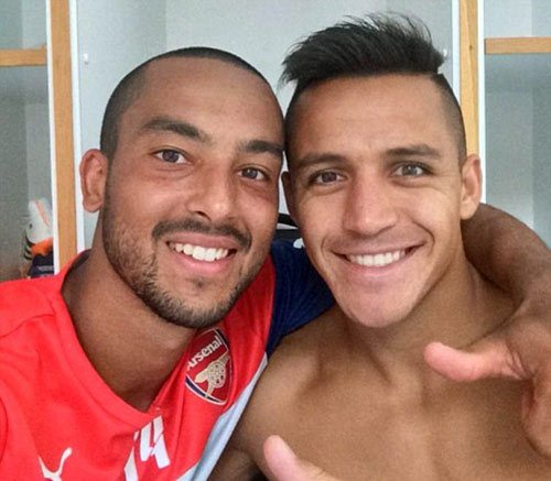 Arsenal: Walcott, Sanchez cảnh báo phần còn lại NHA - 1