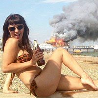 Bạn trẻ - Cuộc sống - Lố bịch chuyện "tự sướng" của giới trẻ